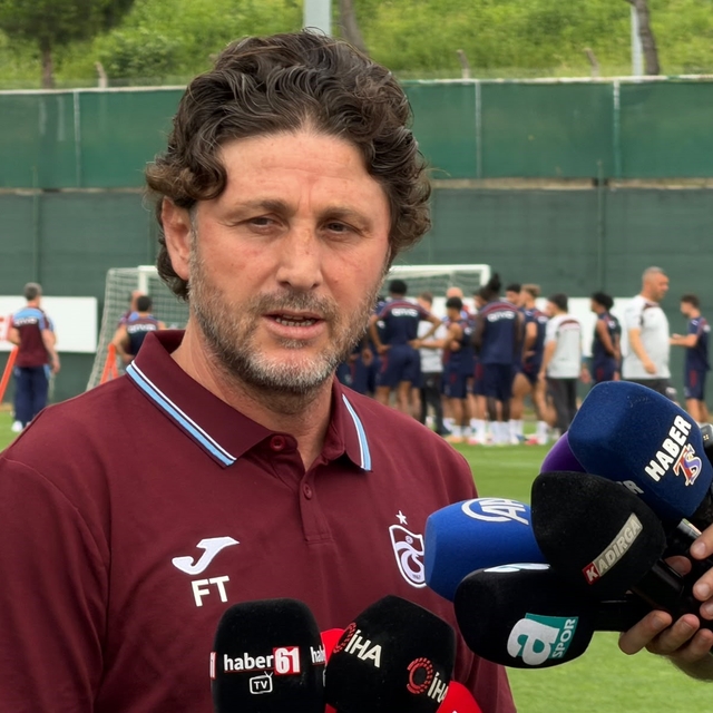 Fatih Tekke: "Hak edenin kazandığı güzel bir sezon yaşarız"
Trabzonspor Tek...