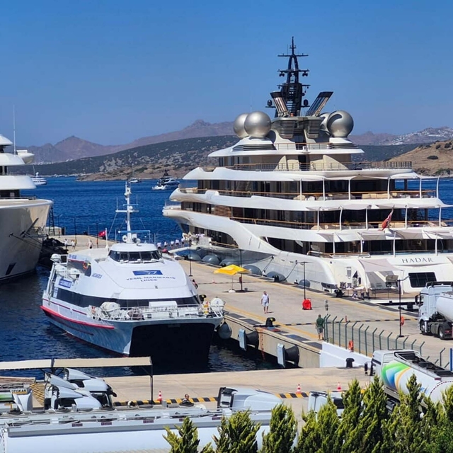 Bodrum'a demir atan iki lüks yat, toplam 615 ton yakıt aldı