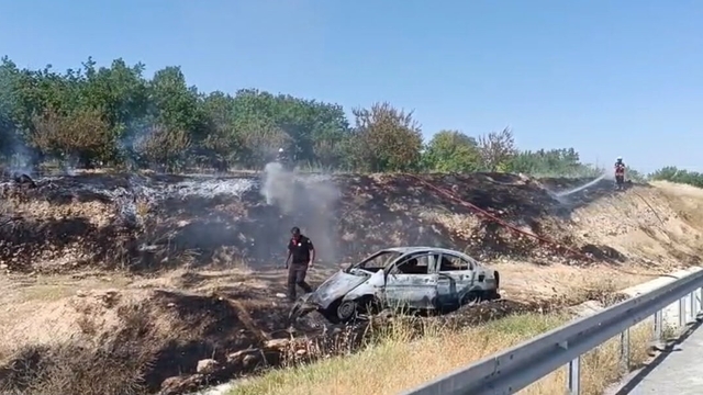 Bariyerlere çarpan otomobil alev almıştı: Ağır yaralanan sürücü hayatını kaybetti
