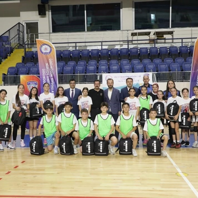 Kütahya'da ÇOGEP projesi kapsamında 'Hentbol Kursu'
