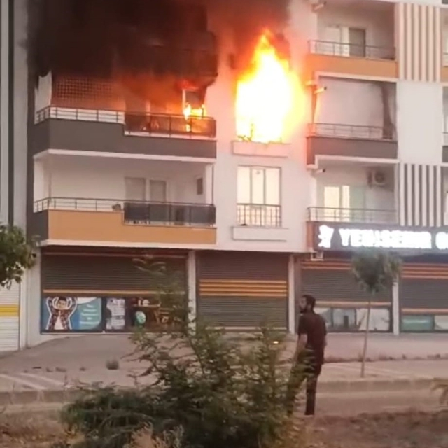 Batman'da apartman dairesinde yangın