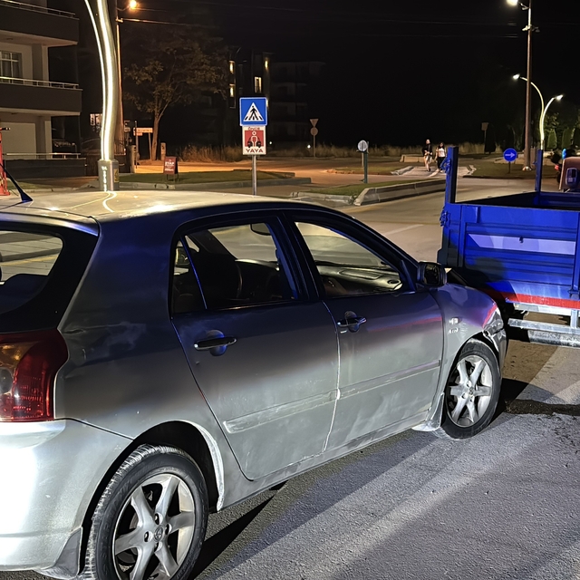 Bolu'da kontrolden çıkan otomobil römorka çarptı