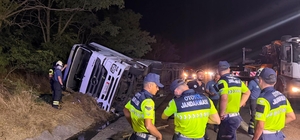 Tekirdağ'da devrilen TIR'ın sürücüsü öldü