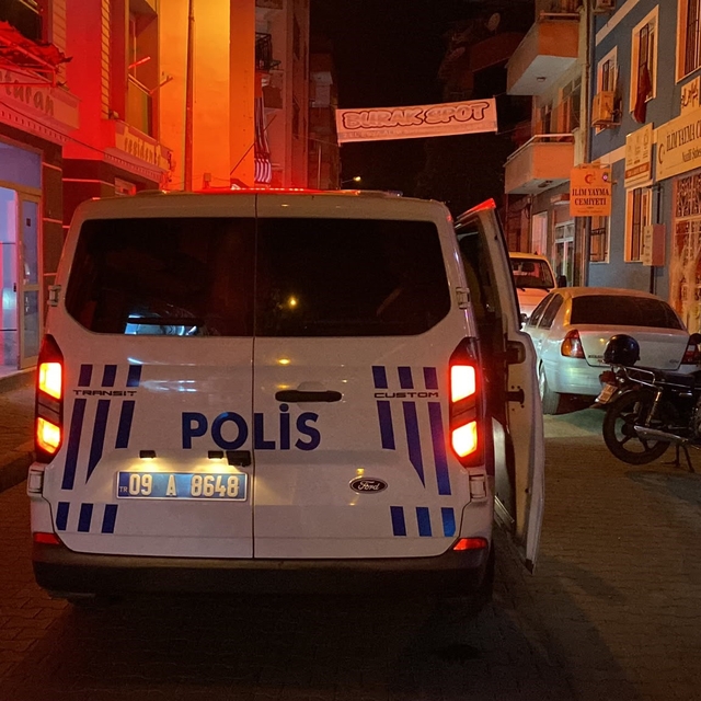 Nazilli'de bıçaklı kavga, kolundan yaralanan genç hastaneye kaldırıldı