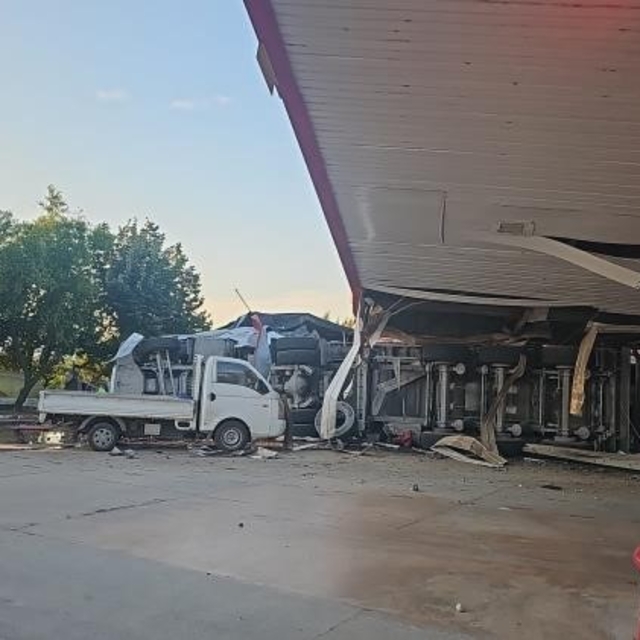 İznik'te kömür yüklü tır akaryakıt istasyonuna daldı: 1 ölü