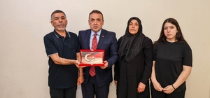 Vali Sözer, şehit Abdurrahman Hilal'in ailesini ziyaret etti