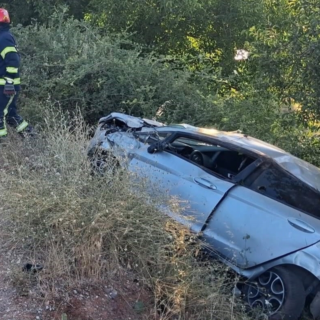 Kontrolden çıkarak şarampole devrilen otomobilin sürücü hayatını kaybetti
