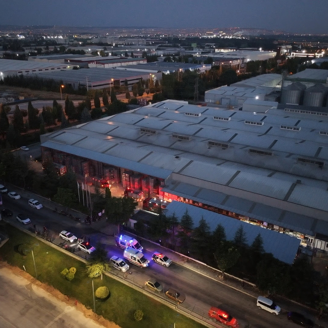Eskişehir'de plastik fabrikasında yangın