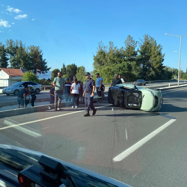 Burdur'da elektrikli araç devrildi: 1 yaralı