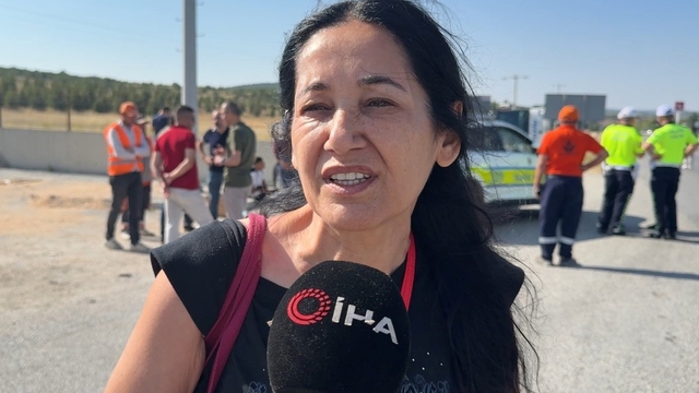Eskişehir'de 24 kişinin yaralandığı otobüs kazasında şoför ve yolcu kaza anını anlattı
Yolcu Gülsüm Yeşer:
"Yolda uyuyordum, birden seslerle uyandım, sonra da devrildik"
Otobüs şoförü, direksiyon başında uyuduğu iddialarını reddetti