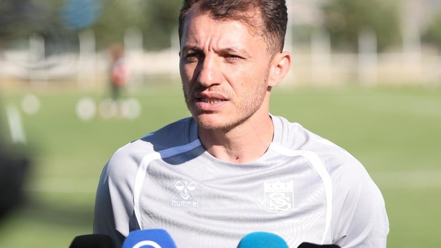 Ziya Erdal: "Sivasspor'u hak ettiği yere taşıyacağız"