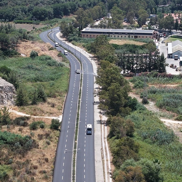 Pamucak yolu baştan sona yenilendi