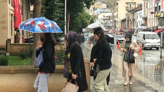 Bayburt'ta gök gürültülü sağanak yağış bekleniyor