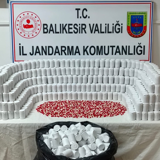 Zehir taciri Jandarma'dan kaçamadı
