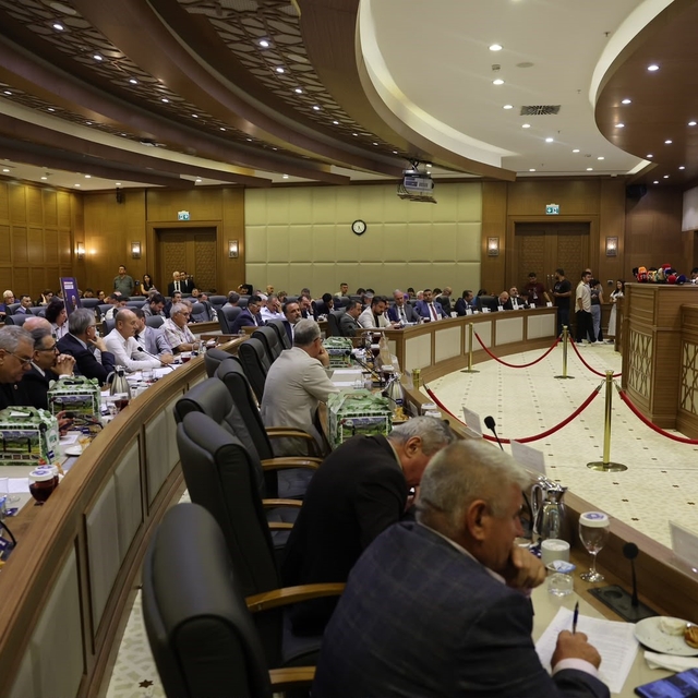 Büyükşehir Meclisi'nden stratejik kararlar