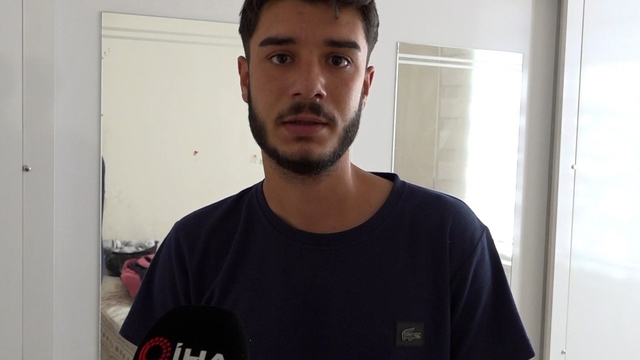 Gaziantep'te tatile giden aileye hırsız şoku: Yaklaşık 1 kilo altını çaldılar
Şüphelilerin eve girme ve altınlarla ayrılma anları kamerada
Gözyaşı döken ev sahibi: "Çalınan altınlar 3 yetimimin geleceğiydi"