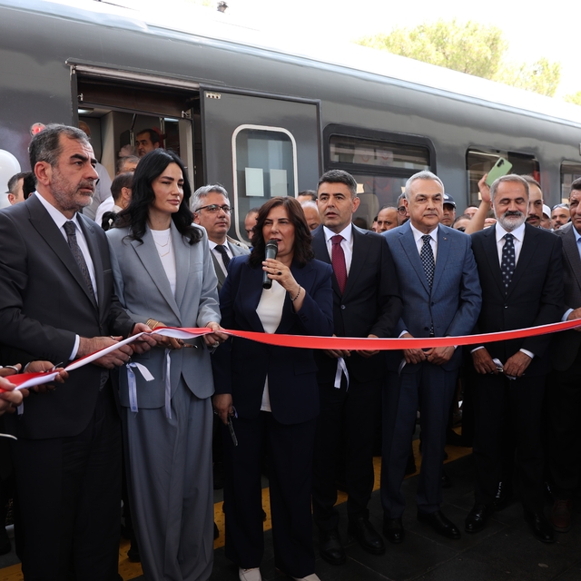 AYBAN banliyö hattı hizmete açıldı