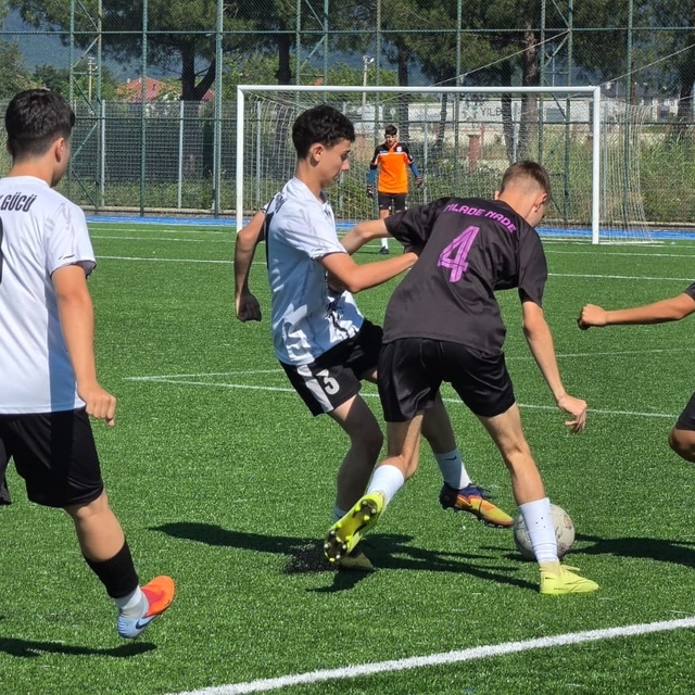 Skor değil kardeşlik kazandı: Bosnalı genç yetenekler Sakarya'da sevgiyle k...