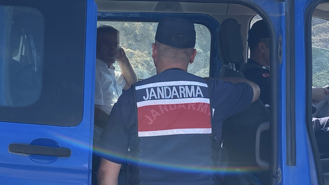 Eskişehir'de yolcu otobüsü şarampole devrildi: 24 yaralı (2)