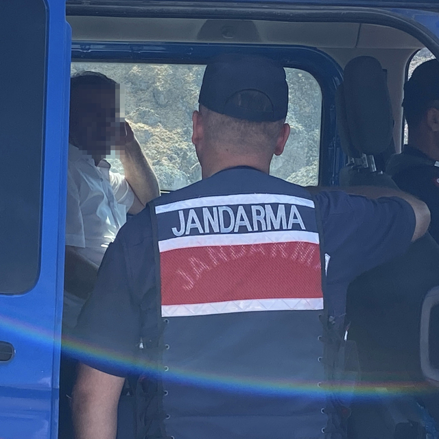 Eskişehir'de yolcu otobüsü şarampole devrildi: 24 yaralı (2)