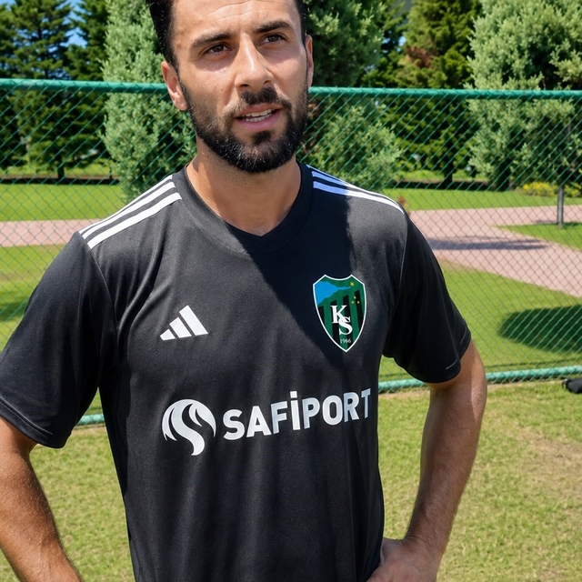 Onur Öztonga: "41 numaralı formayı taşımak büyük gurur"
Kocaelisporlu futbo...