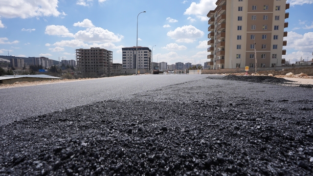 Şehitkamil'de 6 ayda 165 bin ton asfalt serildi