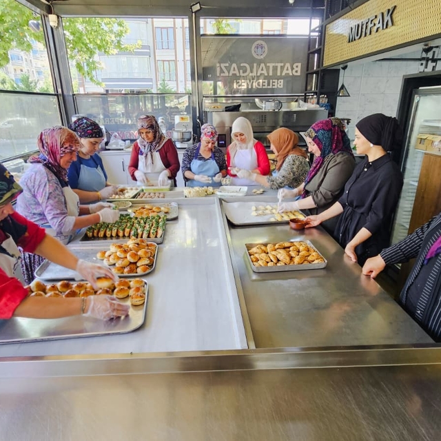 Battalgazi Belediyesi Kadın Kooperatifi, Trafik Park'ta hizmet vermeye başl...