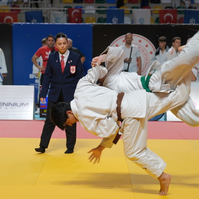 18 ülkeden bin 626 judocu Kocaeli'de tatamiye çıktı