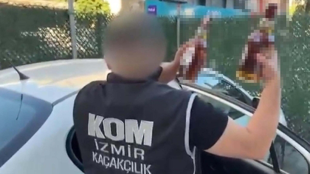 İzmir'de 8 bin şişe kaçak içki ele geçirildi