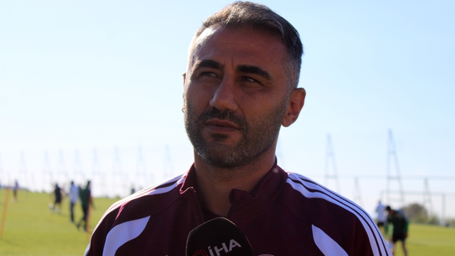 Selçuk Şahin: "Lige iyi başlamak istiyoruz"
Batman Petrolspor Teknik Direktörü Selçuk Şahin:
"Çok zor bir lig olacağının farkındayız, ona göre hazırlanıyoruz"