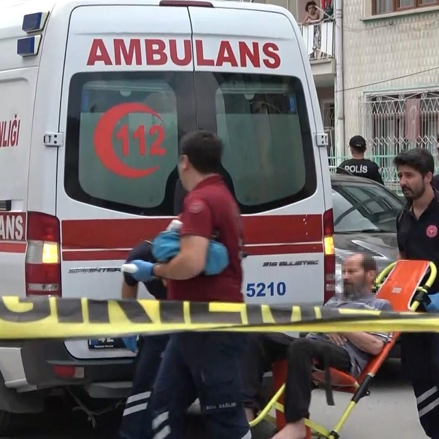 Üvey annesi ve kız kardeşini öldüren şüphelinin olay sırasında fenalaşan ba...