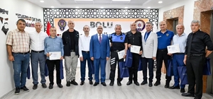 Bolu'da emekliye ayrılan polislere teşekkür belgesi