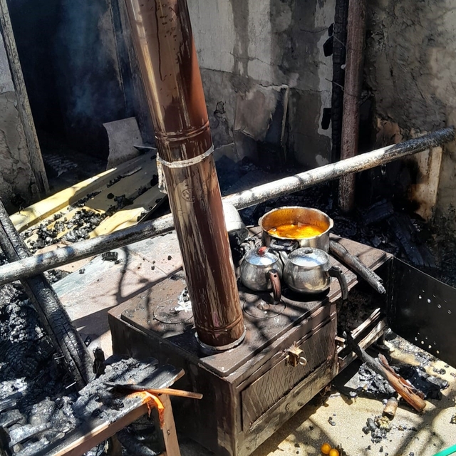 Avludaki soba, yangına neden oldu