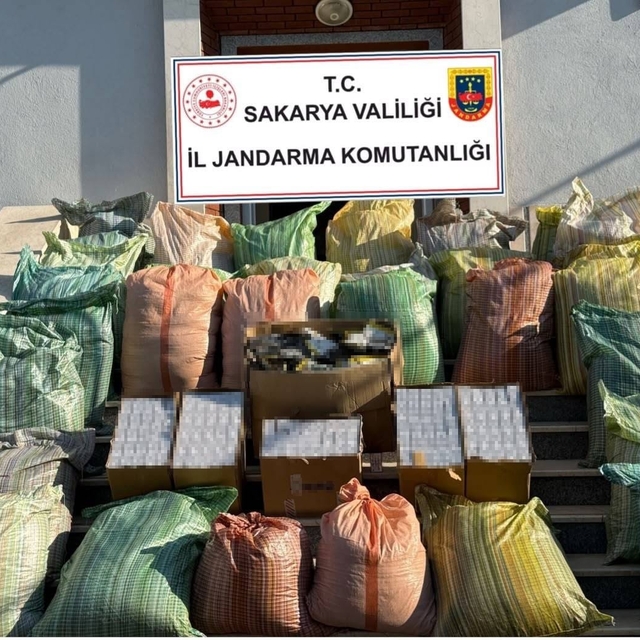 Jandarmadan 1 tonluk tütün ooerasyonu: 2 gözaltı