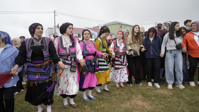 Kadırga Otçu Şenliği binlerce kişiyi buluşturdu