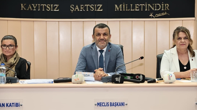 Denizli Büyükşehir Meclisi'nden öğrenci ve ailelere üçlü destek paketi