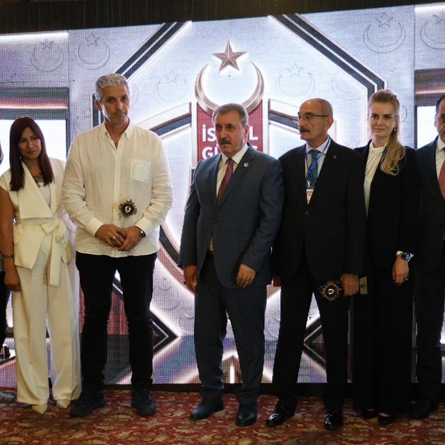 Sivas'ta "4. İsmail Güneş Basın Ödülleri" sahiplerini buldu
İsmail Güneş'in...