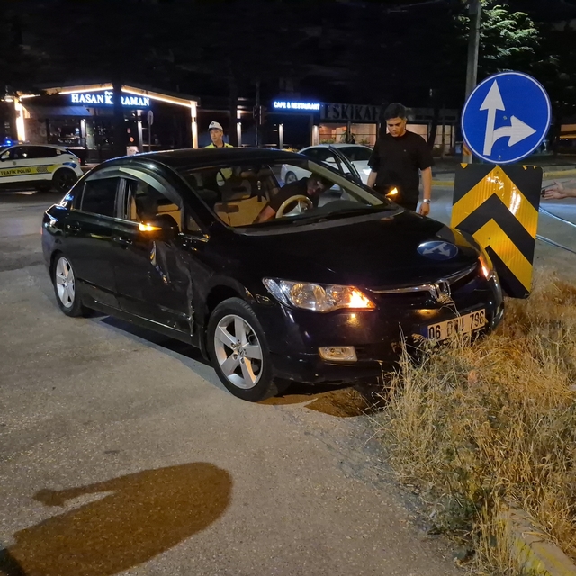 Eskişehir'de otomobil ile ticari taksi çarpıştı
