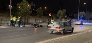 Kontrolü kaybolan motosikletli polis direğe çarptı: 1 yaralı