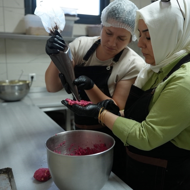 Düzce MSM'de tadım günü
Kursiyerlerden belen kebabı ve cookıe kurabiye ikra...