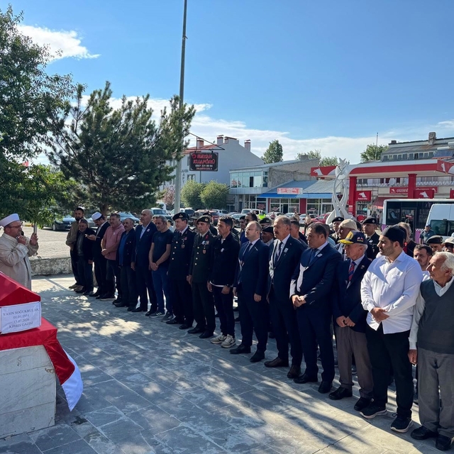 Kıbrıs Gazisi Yasin Soğukbulak Arpaçay'da askeri törenle son yolculuğuna uğ...