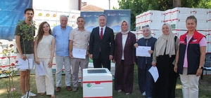 Genç arıcılara 380 adet arısız strafor kovan dağıtıldı
Genç arıcılara katıl...