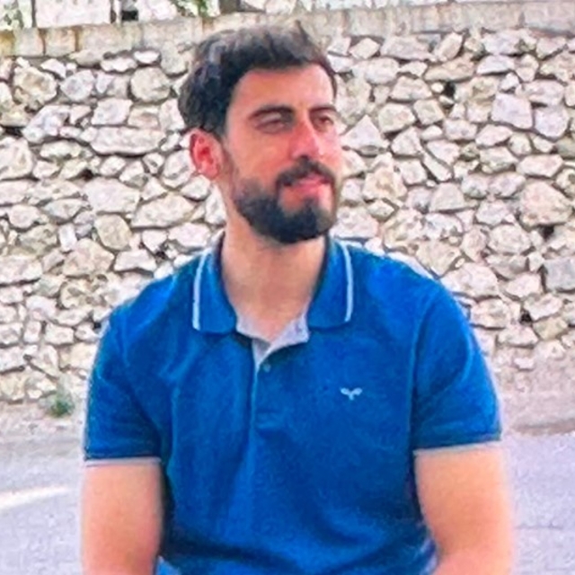 Şemdinli'de bir genç evinde ölü bulundu