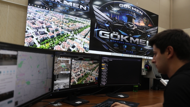 Konya'da güvenlik gökyüzüne taşındı, yapay zeka destekli "GÖKMEN" 7/24 görevde
Konya Emniyetinin gökyüzündeki yeni gözü: "GÖKMEN"