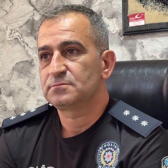 Kayseri'de başkomiserden duygu dolu emeklilik anonsu
23 yıllık görevinin ar...