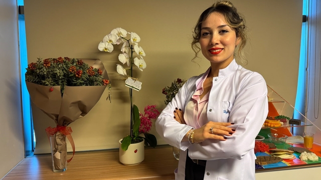 Mavi tabakla yemek yemek kalorileri yüzde 30'a kadar azaltıyor