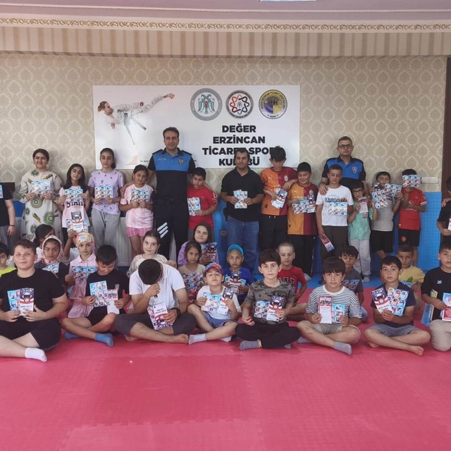 Erzincan'da öğrencilere güvenlik eğitimi verildi