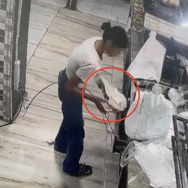 Fırının kasasından 10 bin lira çaldılar; o anlar kamerada