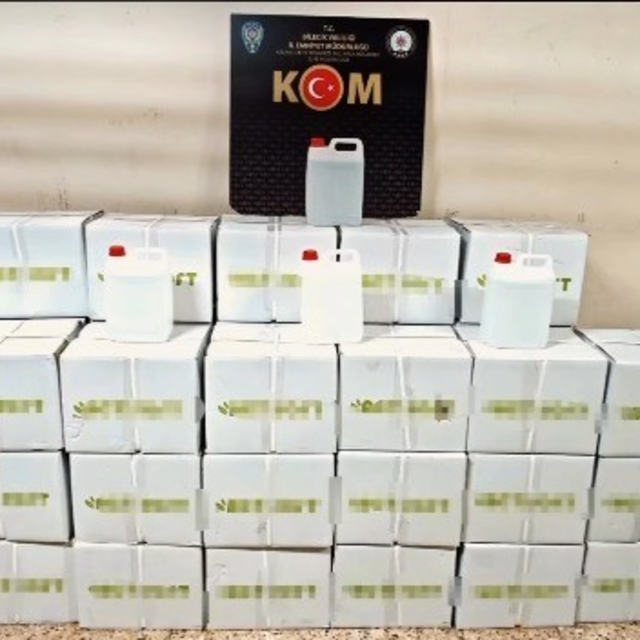 Kamyonda 800 litre etil alkol ele geçirildi