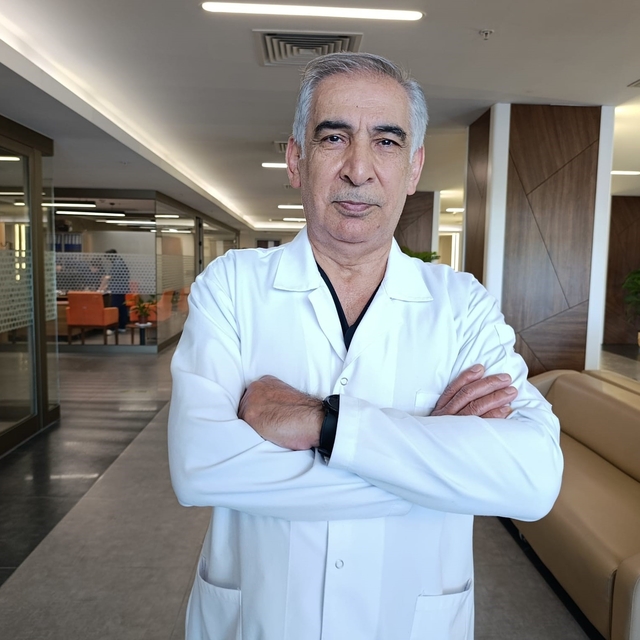Op. Dr. Atlı: "Ebola, iç ve dış organlarda kanamalarla seyreden bir hastalı...